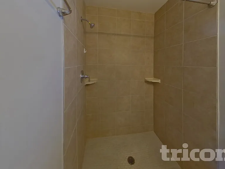 1484 Bloomingdale Rd — Photo 10