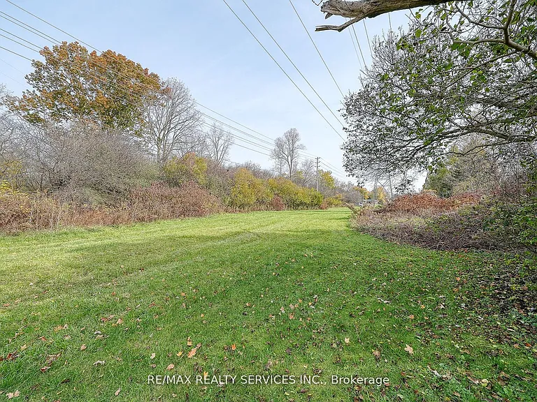 24 Norlan Ave — Photo 37