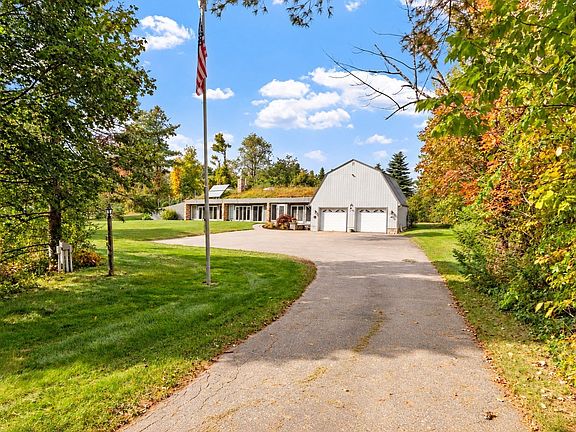 4th image of 137 Princeton Rd