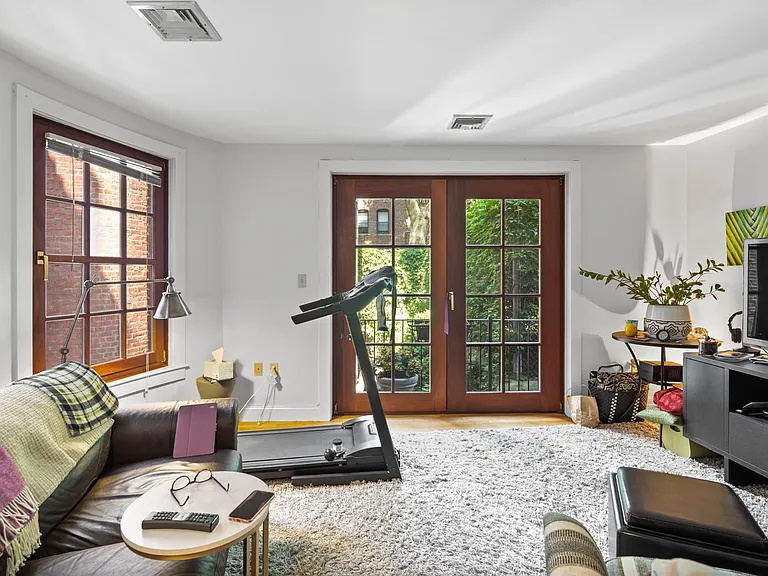3 Belgravia Pl — Photo 2