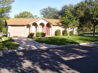 12200 Welcome Dr, Live Oak, TX 78233