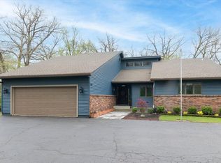 9131 Colfax St, Crown Point, IN 46307