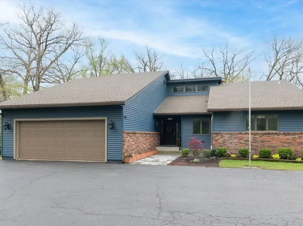 9131 Colfax St, Crown Point, IN 46307