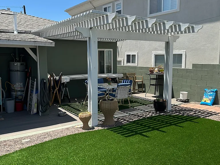 1015 Avenue A — Photo 3