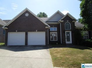 106 Village Ln, Pelham, AL 35124