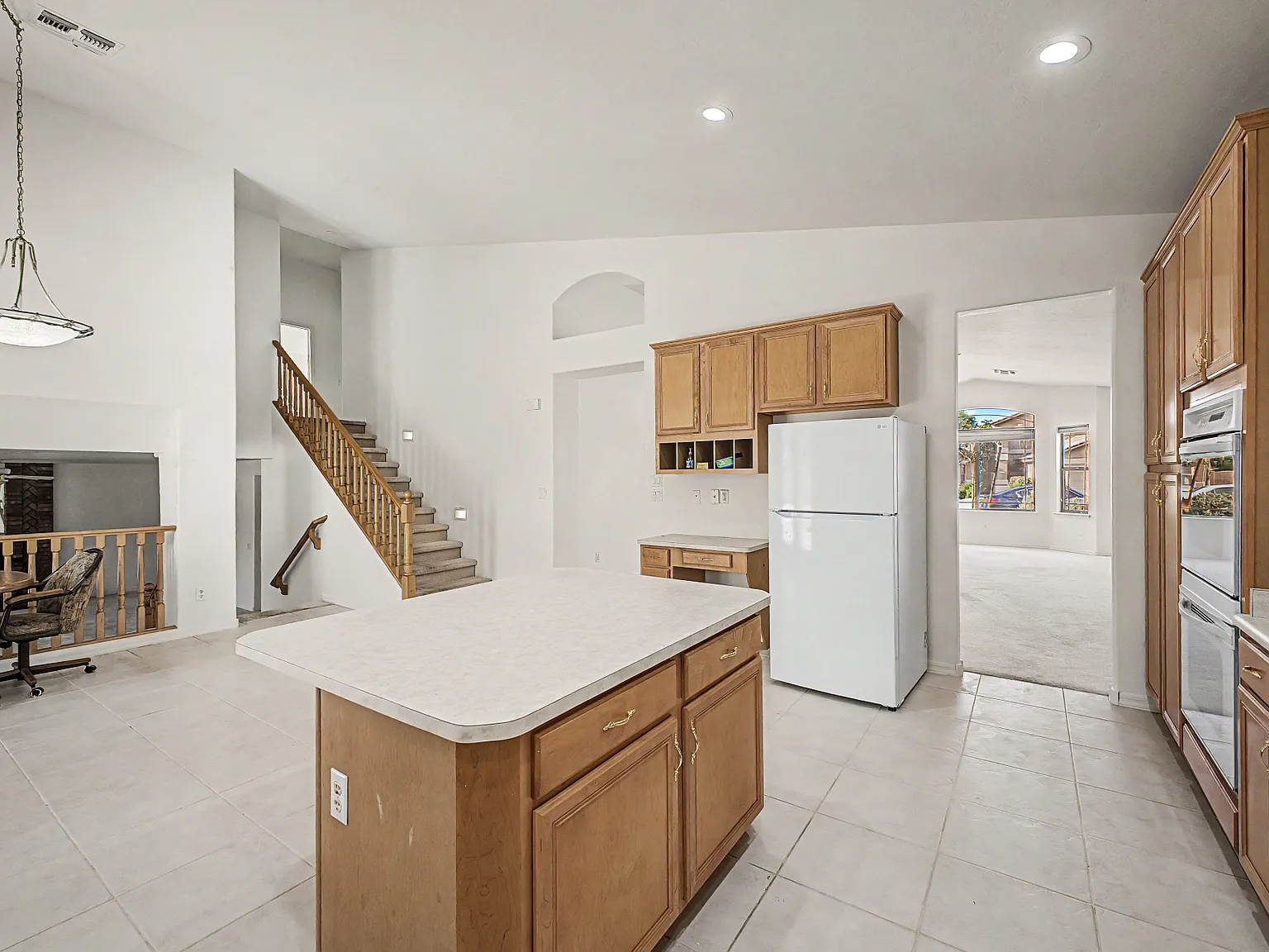 5 bed, 3354 sqft, $3,100 — Photo 3