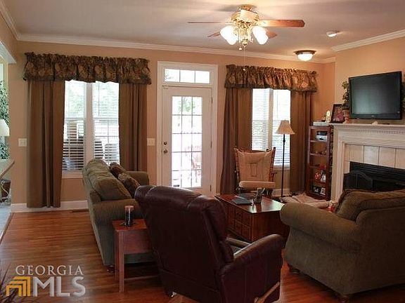 5th image of 97 Nicolas Rd