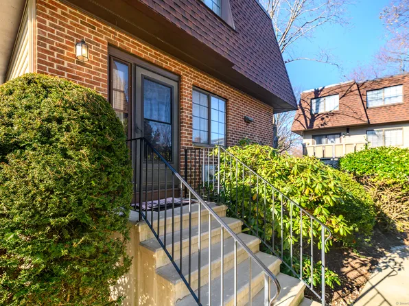 202 Soundview Avenue #60, Stamford, CT 06902