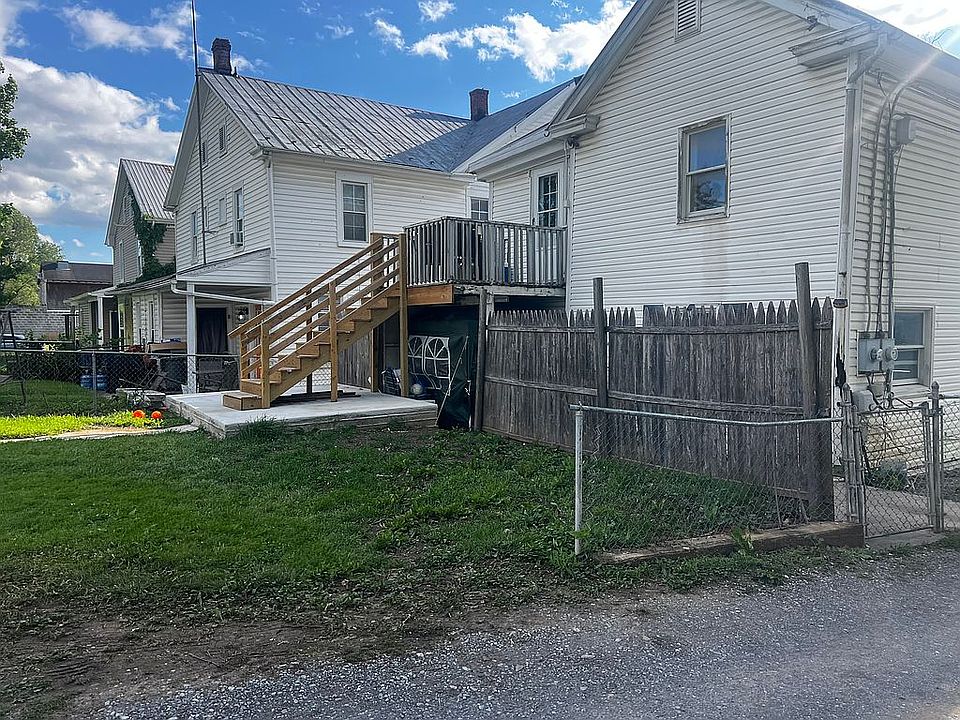 2nd image of 809 N High St