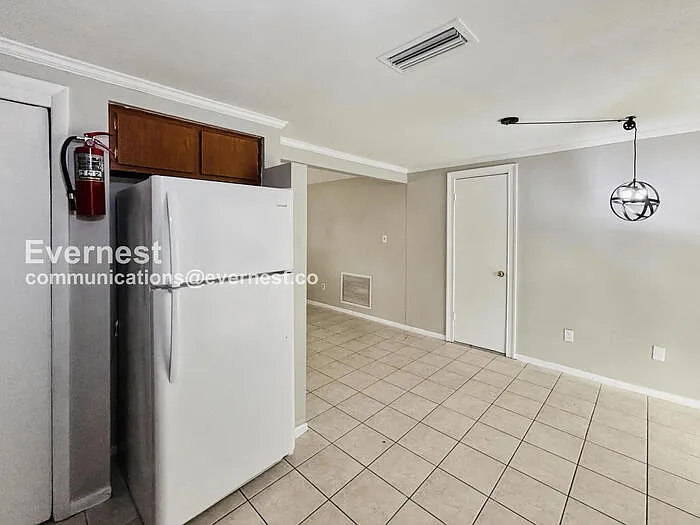 2412 Arcadia Rd — Photo 5