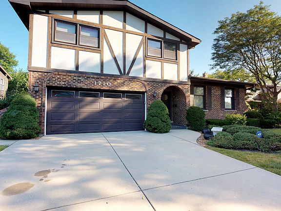 2nd image of 1710 E Crabtree Dr