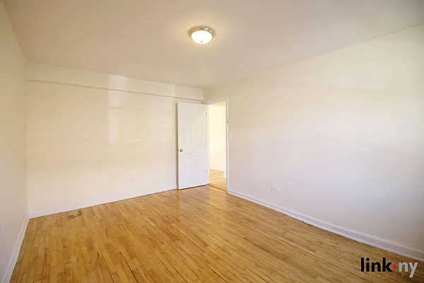 Rented by Link NY Realty | media 8