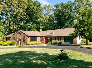 416 Holly Glen Dr, Cherry Hill, NJ 08034