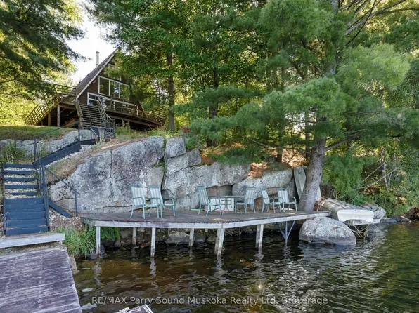 22 Marine Dr, McKellar, ON P2A 0B4