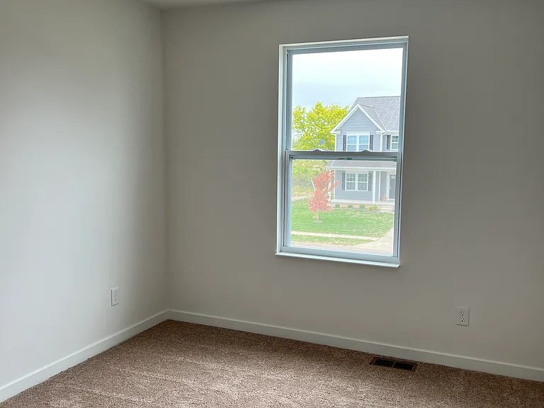 38 Hemingway Ave — Photo 9