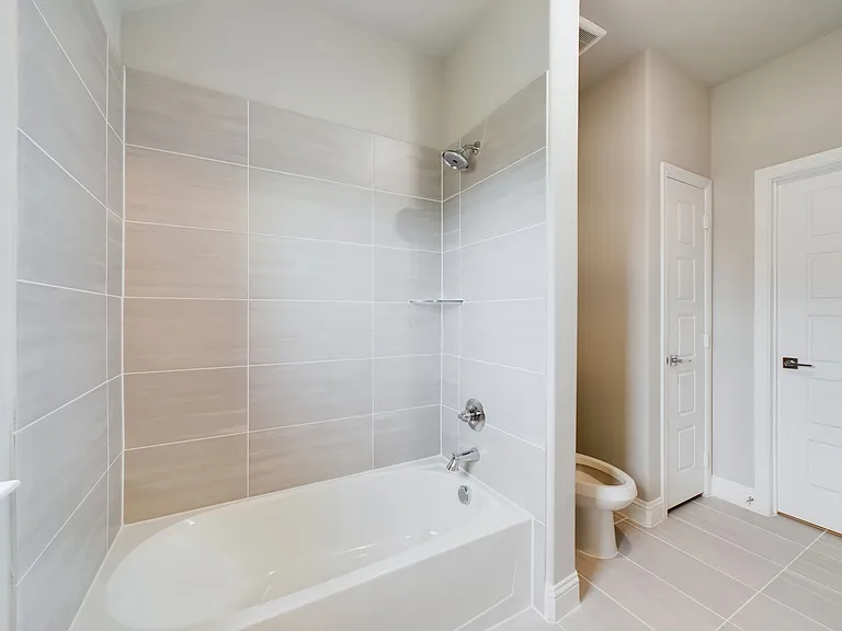 11192 Hocking Hills Dr — Photo 10