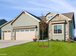 1020 Linden Ln, Ely, IA 52227