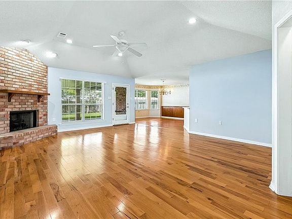 5th image of 408 Good News Ave
