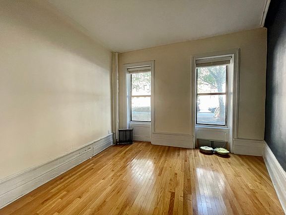 3rd image of 80 Fort Washington Ave APT 8