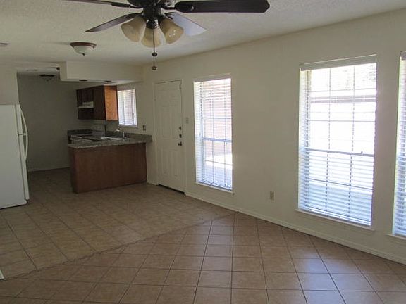 3rd image of 2108 Oak Hollow St