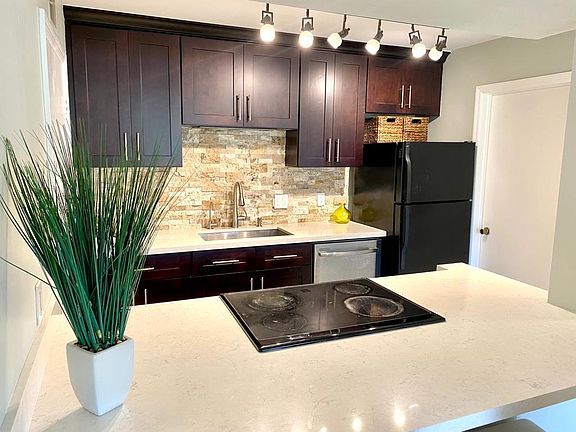 3rd image of 2313 N Congress Avenue #17