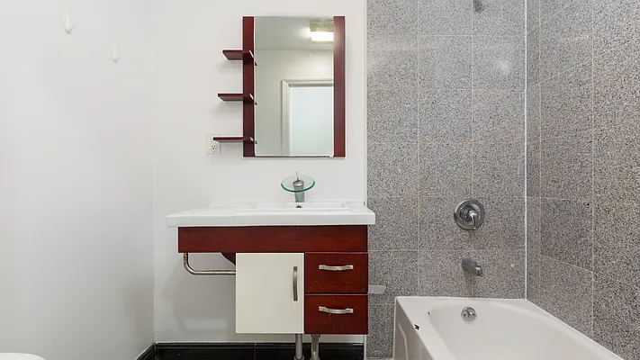 Rented by Nooklyn NYC LLC | media 22