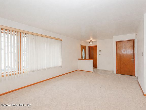 4th image of 14 Montreal Ave