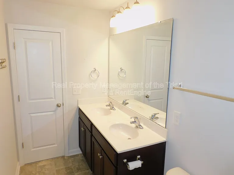 390 Spaulding St — Photo 27