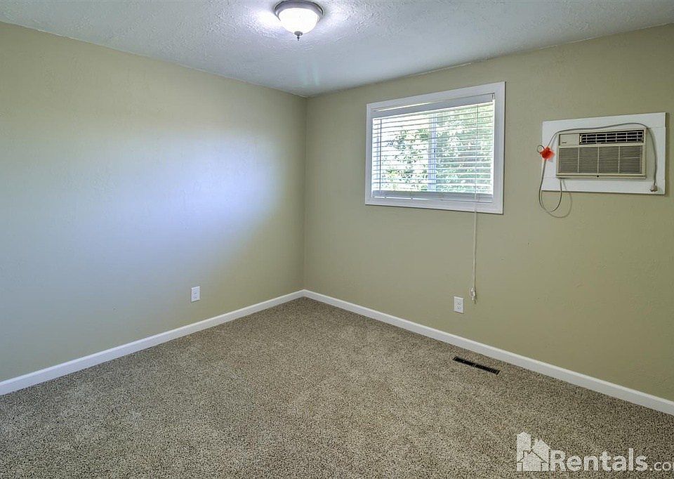 1st image of 549 E Frisbie Way
