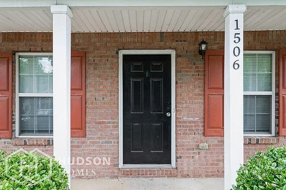 3 bed, 2.5 bath, 1608 sqft, $2,099 — Photo 3