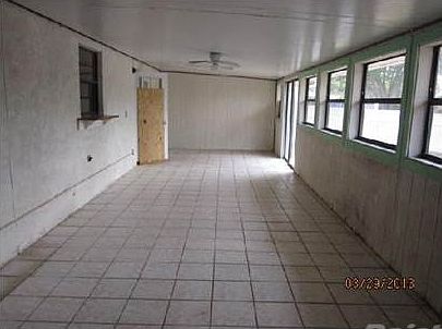 4th image of 4649 SW 37th Ave