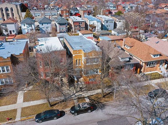 3rd image of 1334 N Waller Ave