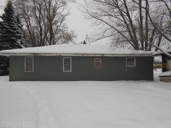 2nd image of 1553 E Empire Ave