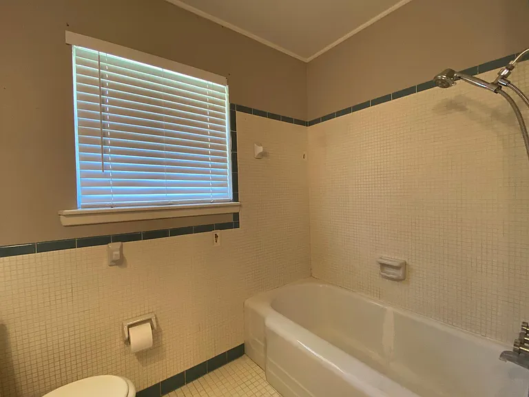 536 W Yoakum Ave — Photo 20