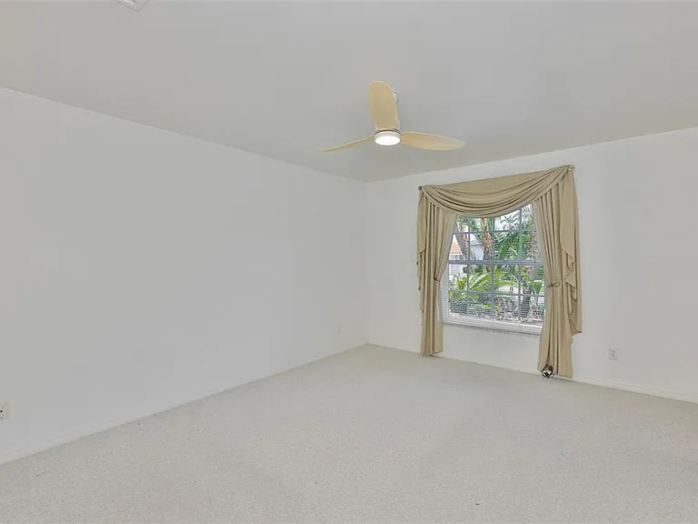929 Symphony Isles Blvd — Photo 38