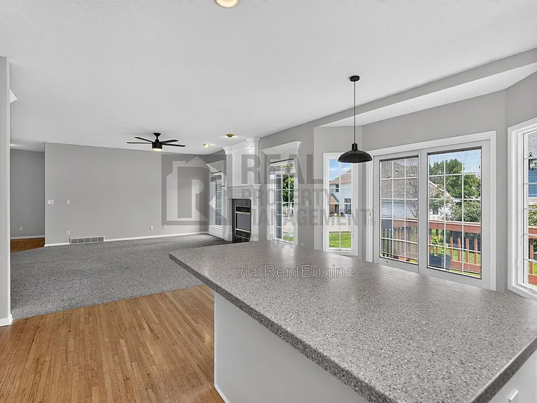 2305 NE Hanover Ct — Photo 13