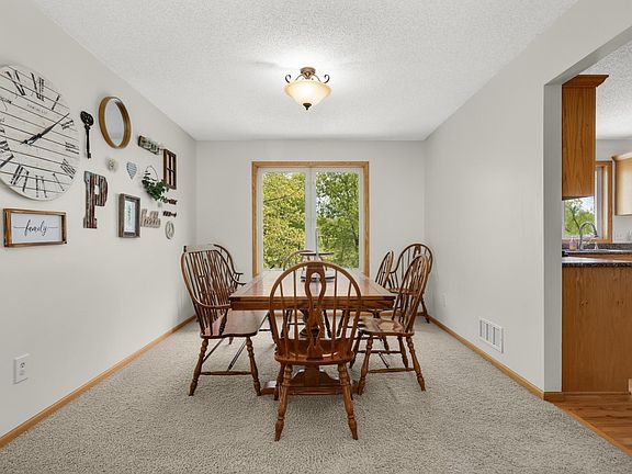 5th image of 9080 Parkside Dr