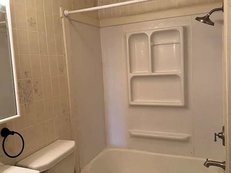 Main floor full bath