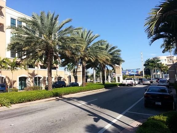 5th image of 911 E Ponce De Leon Blvd APT 504