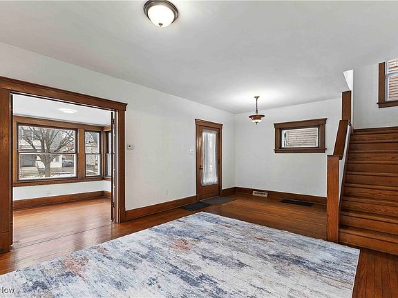 5th image of 337 Kenyon Ave