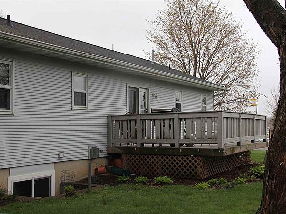 3rd image of 1401 W Knox St