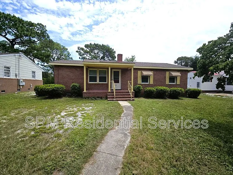 234 Oakcrest Dr — Photo 1