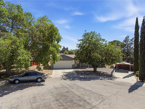 4th image of 2422 Miami Avenue