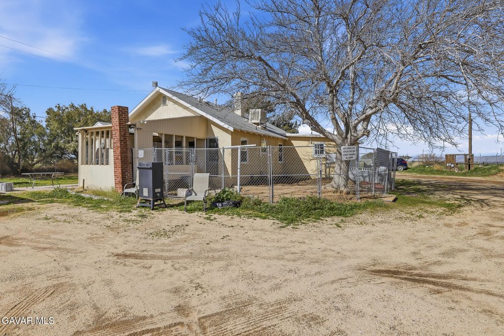 9200 W Avenue H, Lancaster, CA - View 5
