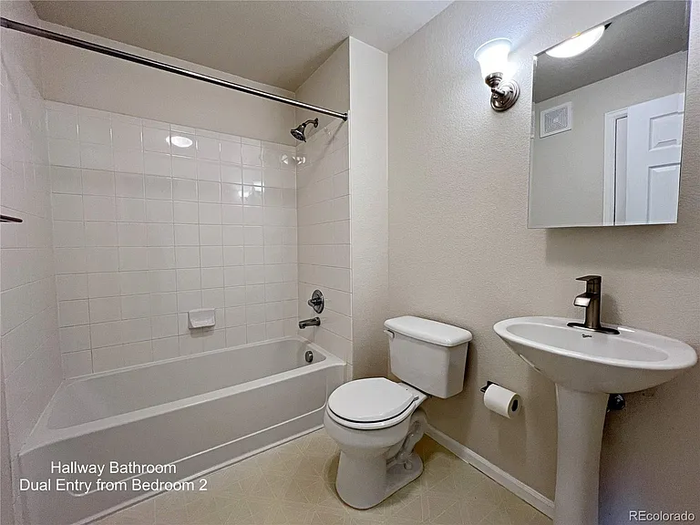 3865 S Dayton St #302 — Photo 14