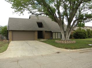 10401 Kendal Ave, Yukon, OK 73099