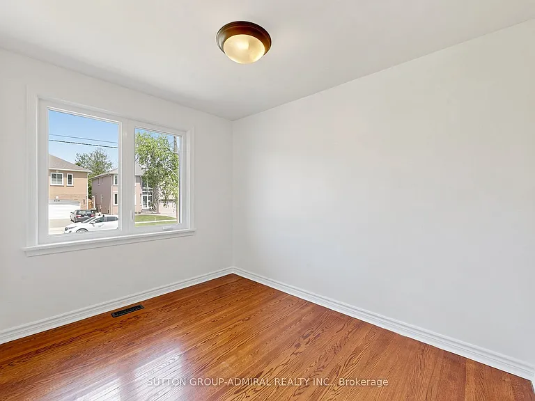 319 Patricia Ave — Photo 14