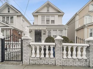 8915 187th St, Hollis, NY 11423