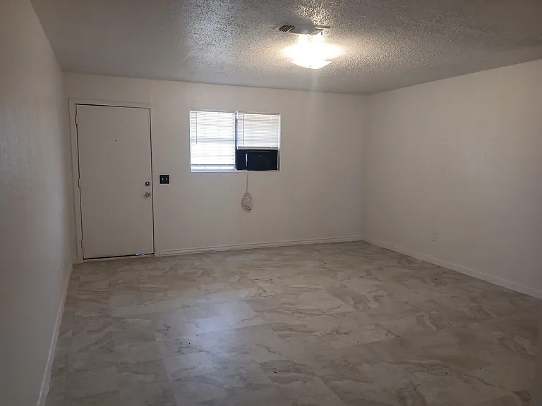1217 S Maddox Ave — Photo 6
