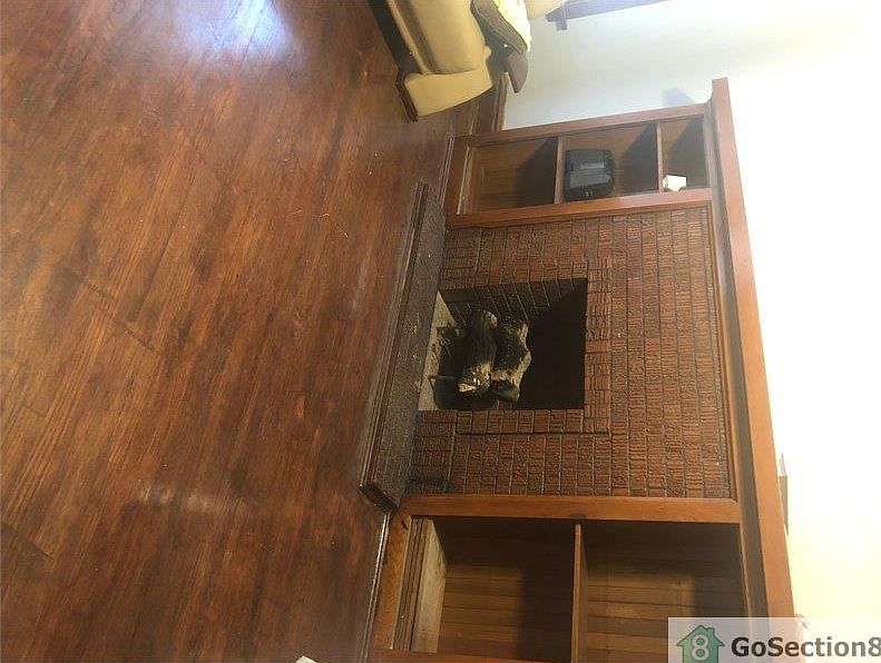 2nd image of 6112 S Maplewood Ave